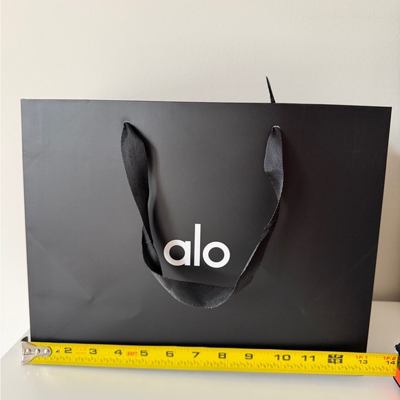 ALO Yoga Black Tote Bag large and small - Picture 3 of 7